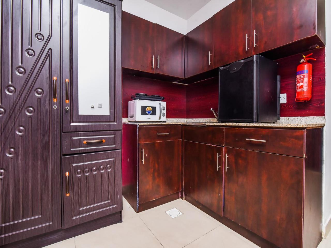 Oyo 138 Empire Hotel Apartments Dubai Esterno foto